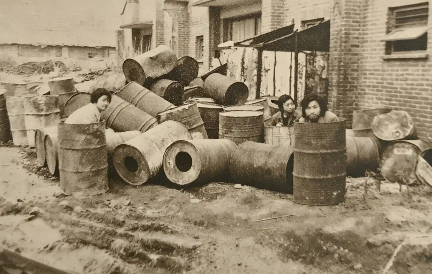 《人参与或干预的活动成为作品》黄永砯